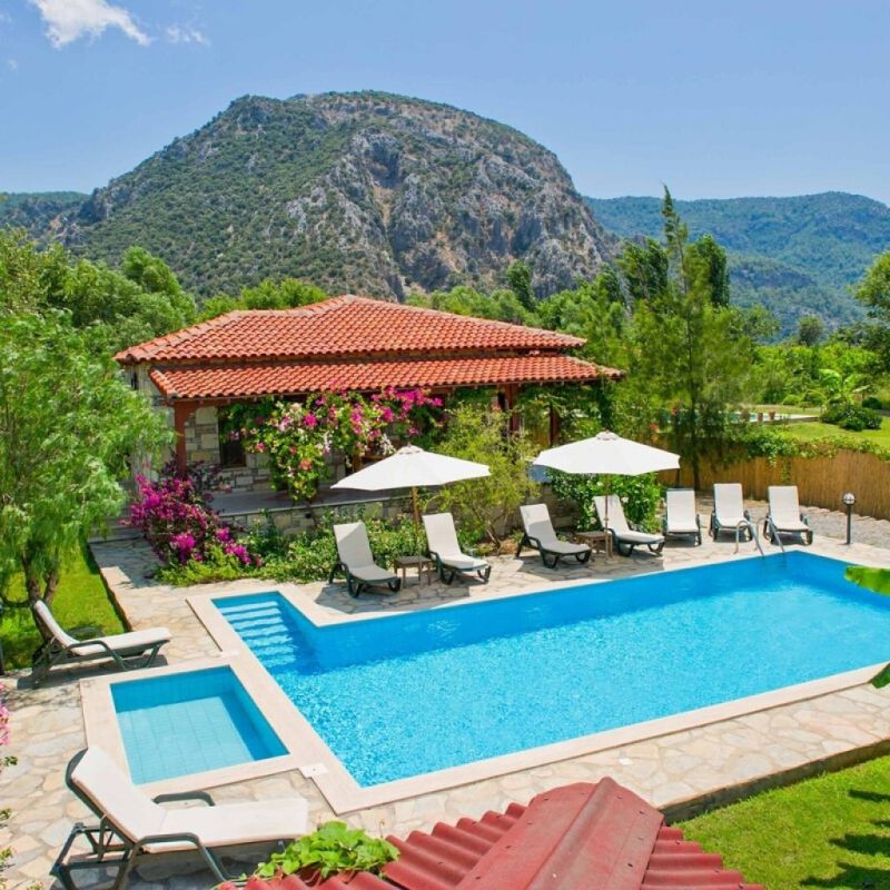 Villa D'Louca 2